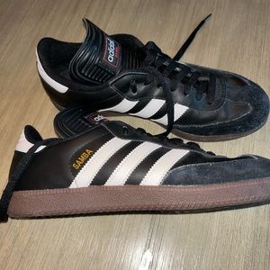 Adidas Samba indoor soccer shoes/sneakers Men’s US size 7.5 Pristine Condition